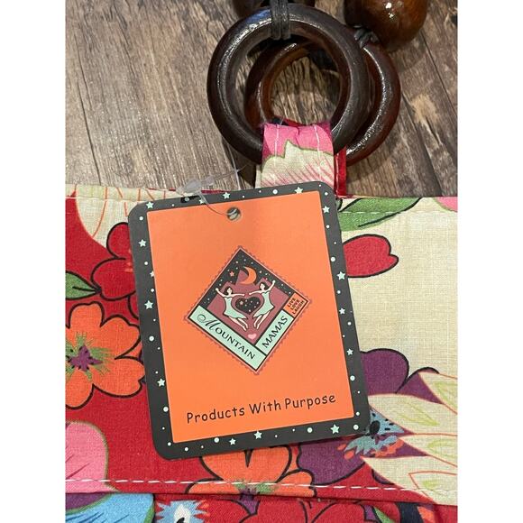 NWT Mountain Mamas Floral  Frenzy handbag with wooden detail handle - Picture 3 of 11